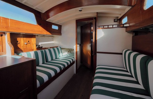 Marina del Rey Boat Rental | Cool 1-bedroom boat in Marina del Rey