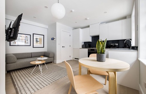 Chinatown Apartment | Cool Leicester Sq Studio - Netflix & Nespresso