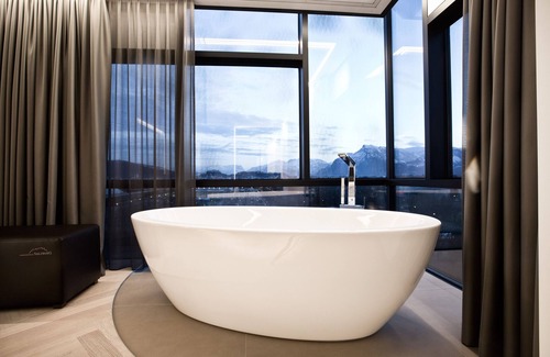 Laakirchen Hotel | COOL MAMA Hotel Salzburg