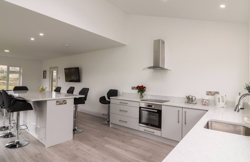 Glenbeigh House | COOLNAHARRAGILL LOWER, family friendly in Glenbeigh, County Kerry