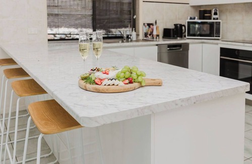 Sunshine Coast House | Coolum Beach 5mins Mountain views Pet friendly