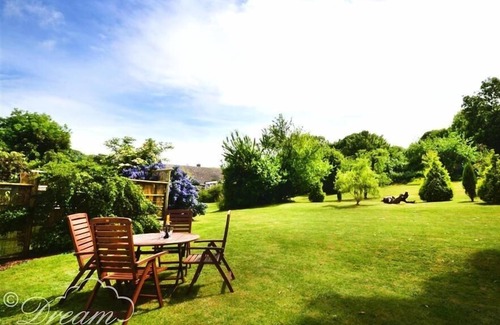 Swanage Cottage | COOMBE ORCHARD, pet friendly, with a garden in Swanage