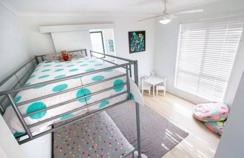 Bonney House | Coorong Lakeside Cottage