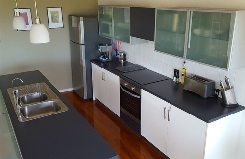 Bonney House | Coorong Waterfront Retreat