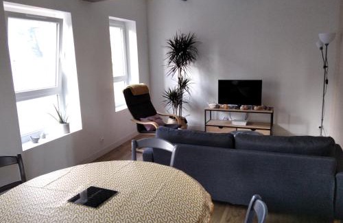 Criquetot-lʼEsneval Apartment | Coquelicot