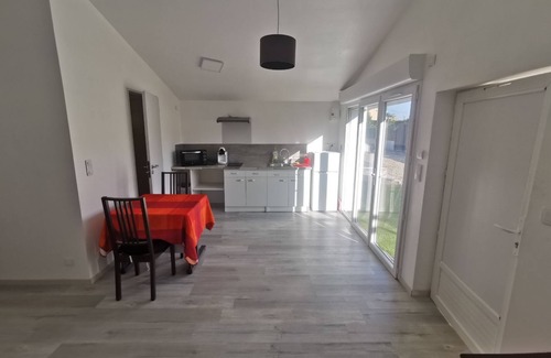 Saint-Alban-du-Rhone Apartment | Coquet Studio Climatisé et Privatif à Saint-alban-du-rhone