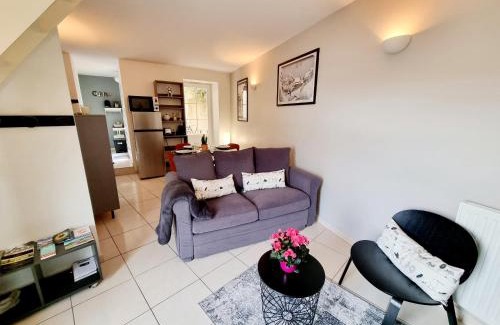 Angouleme Apartment | Coquette maison de ville calme avec patio