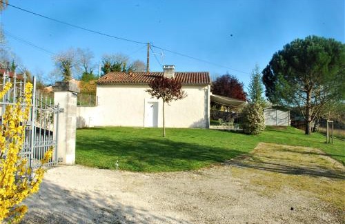 Tocane-Saint-Apre House | COQUETTE MAISON