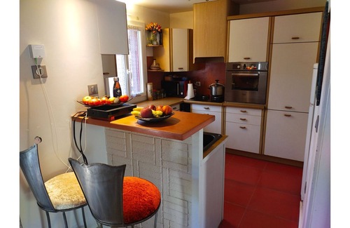Perols House | , Coquette villa 5kms from the sea, 300m from the sports course near the ponds