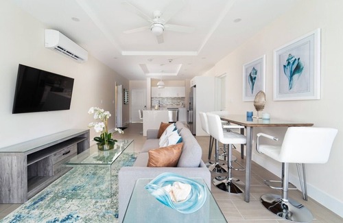 Little Battaleys Condo | Coral Beach by Blue Sky Luxury