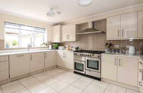 Overstrand Cottage | CORAL HOUSE, luxury holiday cottage, with a garden in Overstrand