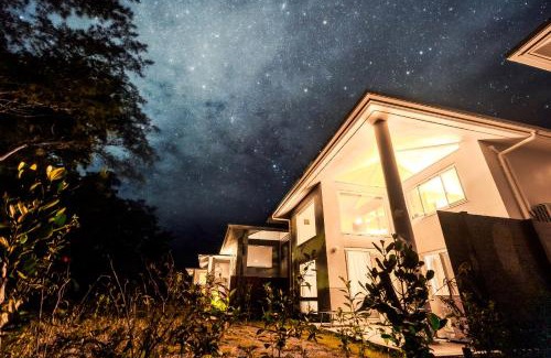 Nago Villa | CORAL ISLAND 1棟貸し 天然ビーチまで徒歩5秒 ジャグジー付きVilla