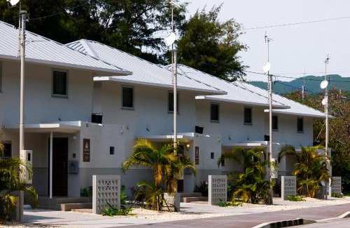 Nago Villa | CORAL ISLAND 1棟貸し 天然ビーチまで徒歩5秒 ジャグジー付きVilla