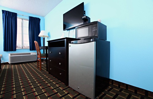 Newton Hotel | Coratel Inn & Suites By Jasper Newton
