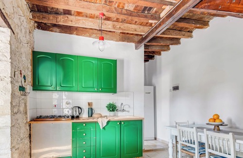 Arsos Apartment | Cornaro House - Cozy 2-Bdr Apt w/ Shared Courtyard