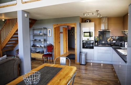 Glen Kyles Cottage | CORNCRAKE COTTAGE, pet friendly, luxury holiday cottage in Leverburgh
