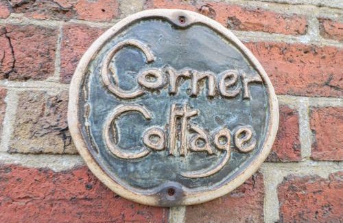 Swinscoe House | Corner Cottage