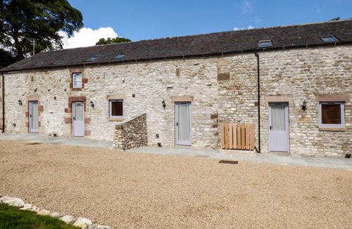 Crowdecote Cottage | CORNER CROFT, family friendly, with a garden in Longnor