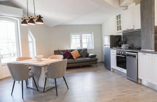 Slivek Apartment | Corner House