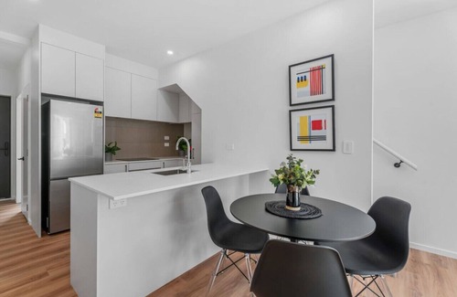 Arthur's Point Apartment | Coronet Retreat | Townhouse