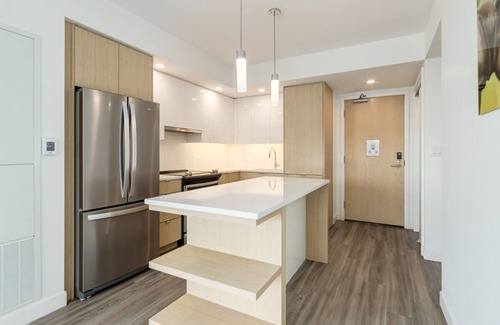 Downtown Calgary Apartment | Corporate Stays - Chic 1BR Retreat with Premium Comfort and Stunning Design