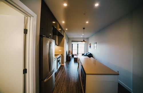 Winnipeg Apartment | Corporate Stays - Spacious 1BR with Premium Amenities and Modern Design