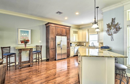 Corpus Christi House | Corpus Christi Home w/Golf Cart: Walk to Beach!