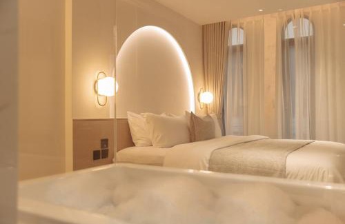 Wang Burapha Phirom Hotel | CORRIDOR 2407