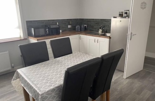 Roscoe Apartment | Cortoon Inn, Double Room 4 (1 DBL)