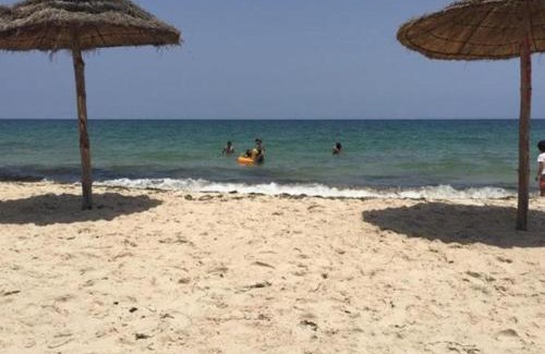 Port El Kantaoui Apartment | COSI STUDIO VUE Piscine au bord de la mer à Chott Meriem et dans un emplacement privilégié