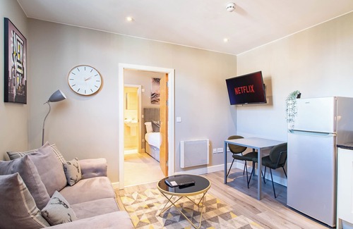 Sheffield City Centre Apartment | Cosy 1-Bed City Living near Top Attractions by AVO