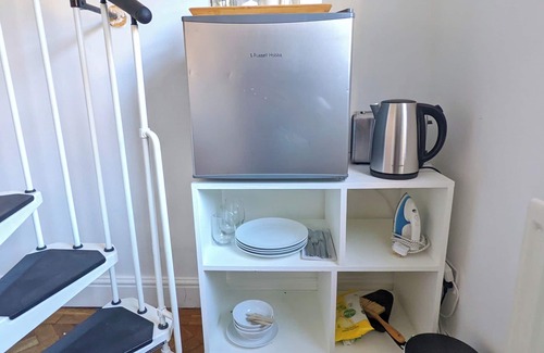 Brixton Hill Apartment | Cosy 1 bedroom coach house