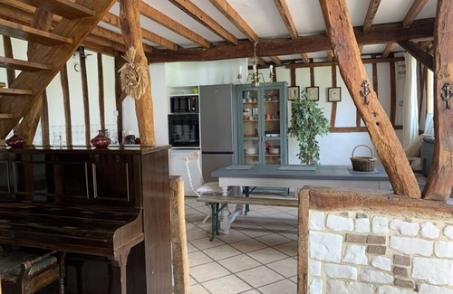 Nampont House | Cosy 17th-century "artist's studio" Logis, golf course, beaches, walled garden