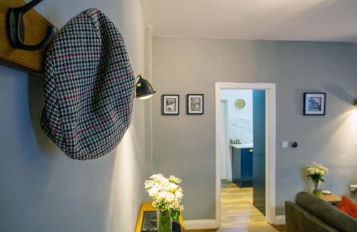 Saltaire Village House | Cosy 2-Bed Cottage in a World Heritage Village