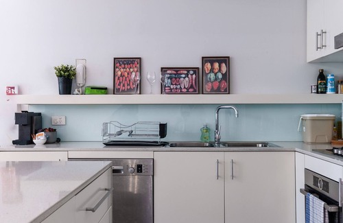 Redfern Apartment | Cosy 2-Bed in Redfern with Terrace & Parking