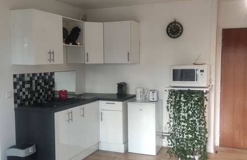 Alfortville Apartment | Cosy 2-room apartment, 10 minutes from Paris, close to transport links