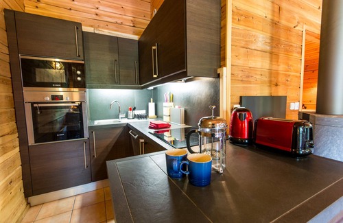 Morillon Ski Chalet | Cosy 3 bedroom chalet with log fire, swimming pool, sauna, gym, Wi-Fi