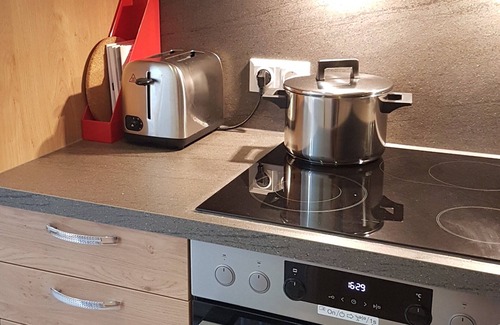 Schottenfeld Apartment | Cosy 3 Room Viennese Flat - 10min to City Center