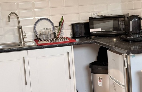Palmers Green Apartment | Cosy Adorable 1 Bedroom Studio in London