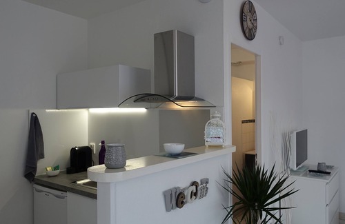 Saint-Medard-en-Jalles Apartment | Cosy and quiet new studio with TERRACE between Bordeaux and the ocean