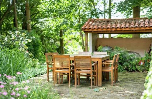 Tessenderlo House | Cosy and snug holiday home with joint swimming pool