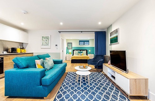 Greenwich West Apartment | Cosy and Stylish Studio in the heart of Greenwich