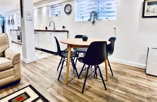 Nouveau-Rosemont Apartment | Cosy apartment at Bossuet road