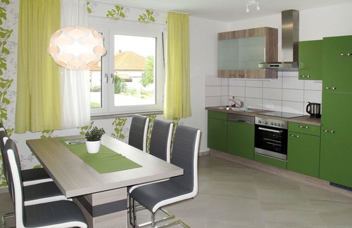 Donnerskirchen Apartment | Cosy apartment for 6 people with WIFI, A/C, TV, balcony and parking