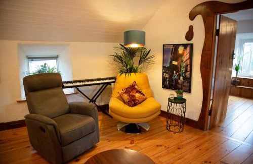 Headford Apartment | Cosy Apartment/Explore The Area/Enjoy our Pub