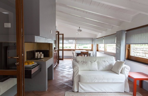 Fossombrone Other | Cosy apartment for 5 people with pool, WIFI, A/C, TV, pets allowed and parking