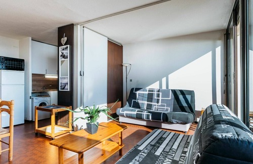 Saint-Hippolyte Apartment | Cosy apartment for 4 guests with pool, WIFI, TV, terrace and parking