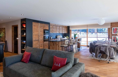 Villars-sur-Ollon Apartment | Cosy apartment for 10 people with WIFI, hot tub, TV and parking