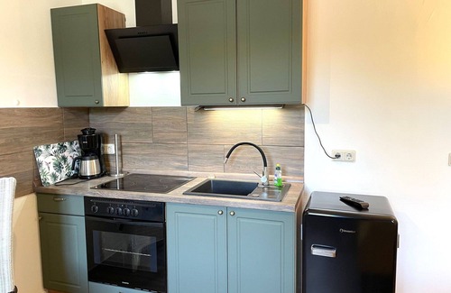 Waltersdorf Apartment | Cosy apartment for 2 guests with WIFI, TV, pets allowed and parking