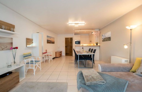 Bredene Apartment | Cosy apartment for 3 guests with WIFI, TV and balcony